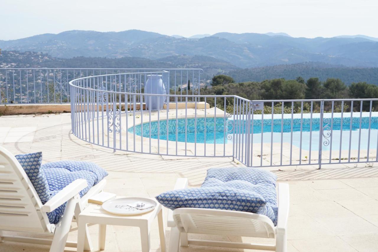 Les Volets Bleus Hotel Speracedes Exterior photo