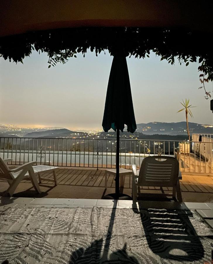 Les Volets Bleus Hotel Speracedes Exterior photo